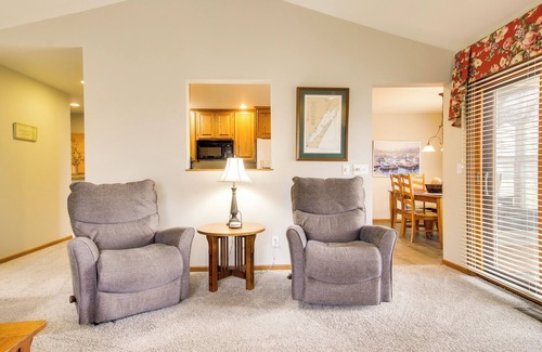 Egg Harbor Condo | 'Rise and Shine in Door County!' Egg Harbor Haven