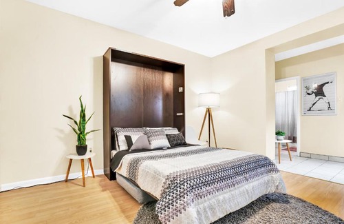 Graduate Hospital Apartment | Rittenhouse Studio Apartment with Patio by ACT