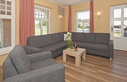 Stolpe Apartment | Ritter Dietrich WF-47 - The West Wing Ritter Dietrich WF-47 Comfortable