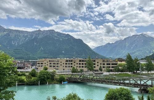 Interlaken Apartment | River 2 -Kissed Retreat with Iconic Jungfraujoch View