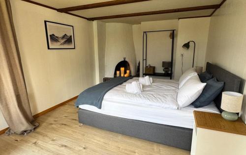 Interlaken Apartment | River 2 -Kissed Retreat with Iconic Jungfraujoch View