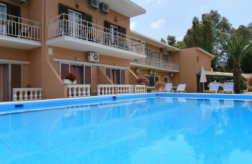 Messonghi Apartment | River apartment Messonghi with swimming pool.