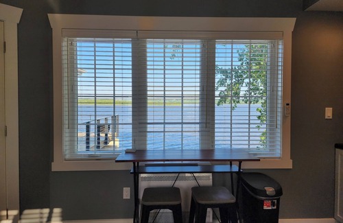 Rome Cottage | River Beach Guest House. Relax with breathtaking views of the Illinois River!
