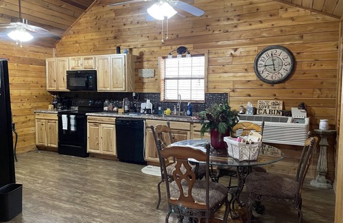 Flint Creek Cabin | River Cabin, peaceful and serene.