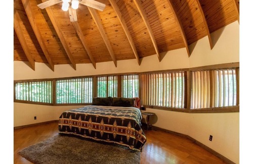Garrison House | "River Camp" - Scenic Riverfront views, Fishing, and 2 mi to Shawnee Sate Forest