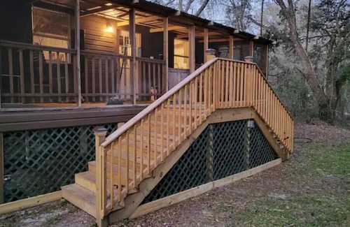 Webster Cabin | River Daze Cabin - A cozy cabin right on the river