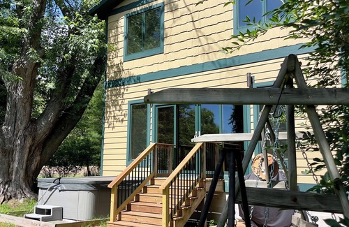 Mayfield Cottage | River Falls Cottage 2BR with loft Waterfront cottage with Hot tub Traverse City