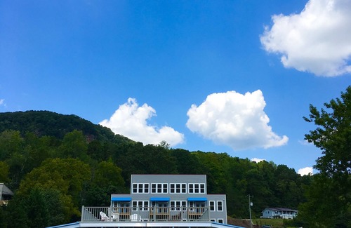 Chattanooga Condo | River Front Condos A Great Views! 10 minutes from Downtown Chattanooga!