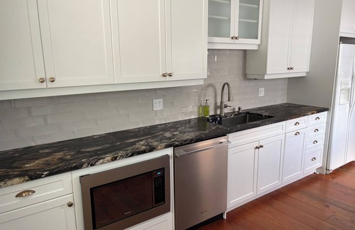 Port Dover Apartment | River front cottage close to the beach