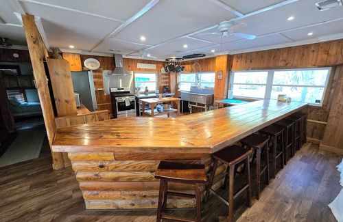 Ridgeville Cabin | River Front, Fishing, Kayaking, Boating, Tubing on the Edisto River