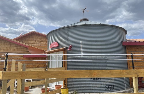 Plains Villa | RIVER FRONT GRAIN SILO CHATEAU