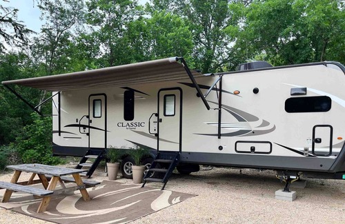 Center Point House | River Front RV campsite on the Guadalupe, private RV park with tons of space.