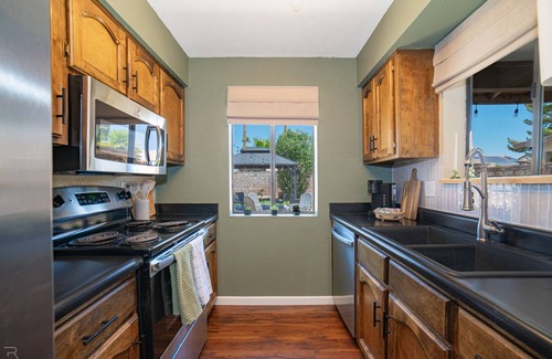 Mesa Del Sol House | River Fun Awaits! Pool, Putting Green, Arcade & More – Sleeps 8!