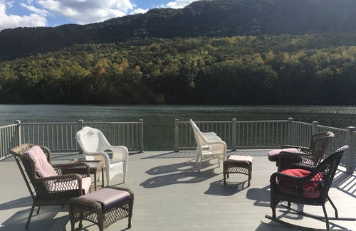 Chattanooga Condo | River Gorge Condo! Mountain and River Views! 10 minutes from Downtown Chatt!