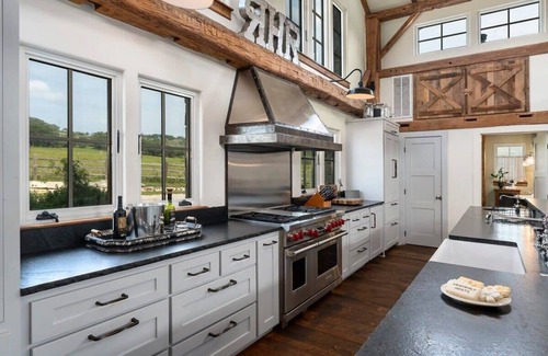 Blanco House | River Hill Ranch, Pet friendly, Firepit, Sleeps 10