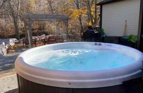 Bayham House | River House Getaway