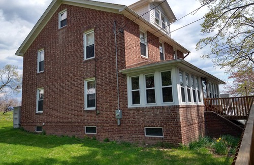 Glasco House | River, Lakes, Mountains, minutes to Woodstock; Bard, HITS. All from 3 BR house