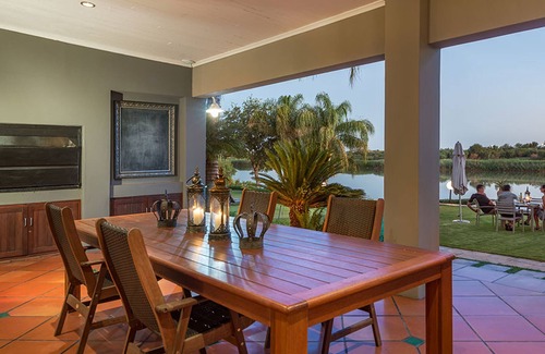 Upington Bed & Breakfast | River Place Manor - Deluxe Double or Twin Room D