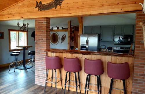Winter House | River retreat with excellent fishing & kayaking from dock.