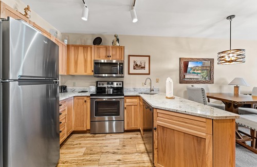 River Run Condo | River Run Condo w/Scenic Mountains Views; Steps from Gondola, Shops & Dining