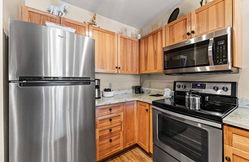 River Run Condo | River Run Condo w/Scenic Mountains Views; Steps from Gondola, Shops & Dining