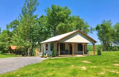 Centerville Cottage | River Run Cottage at Horseshoe Bend Farmnn