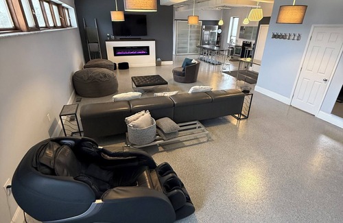 Dayton Condo | River-Side Loft 3500 SQ FT Downtown Dayton