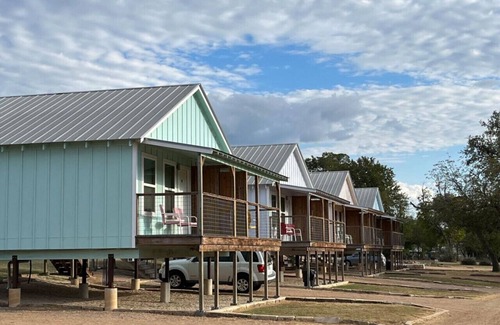 Kerrville Cabin | River View Double Queen Cottage #18