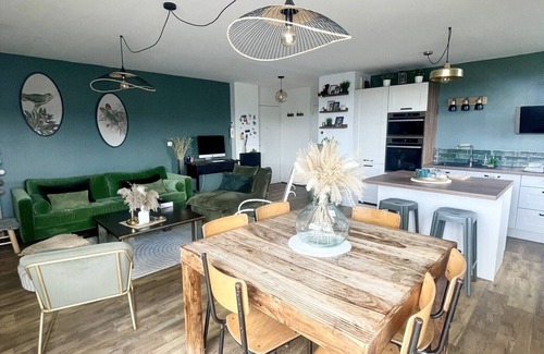 Republique - Les Ponts Apartment | River View, Nantes Island, flat for 4