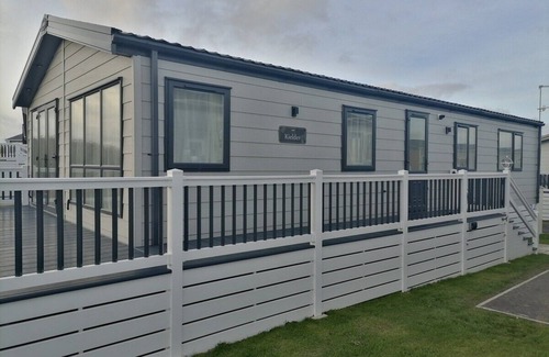 Rye Harbour Apartment | River View - Overlooking the river