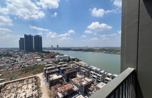 Bang Kra So Condo | River view pool gym train market wifi