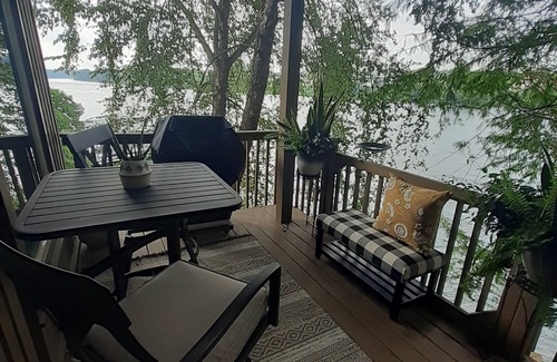 West End Apartment | River View Retreat- So Cute, So Cozy- Short Walk to SRP Park & Downtown Augusta