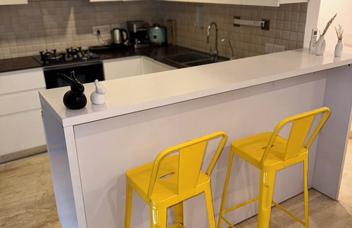 Noida Apartment | RIVER VIEW stunning apartment. Metro Station 3 mins walk away