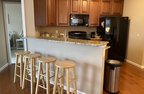 Grafton House | River View TH w/Patio- 1 block from Main St