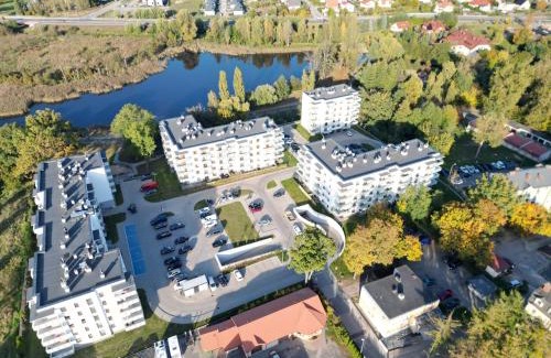 Ilawa Apartment | River View - widok na wodę, parking w hali, winda, 3pok i 5 łóżek, klima, Netflix i Max, centrum