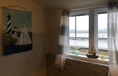 Madison House | River Views from Every Room! Clean, Fun, Secluded, but close to town.