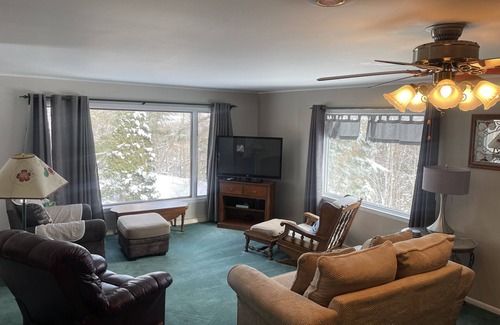Sault Ste. Marie House | River views near snowy trails. nRecently updated with new paint and flooring.