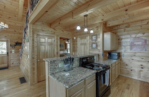 Cleveland Cabin | River Wilds- Spacious Cabin Great For Groups Near Helen, GA