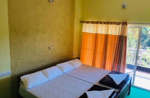 Devikolam House | Riverbench Homestay Munnar, Anaviratty