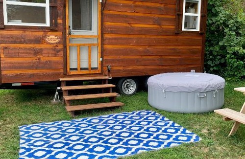 Bellevue House | Riverbottom - Tiny Home 2