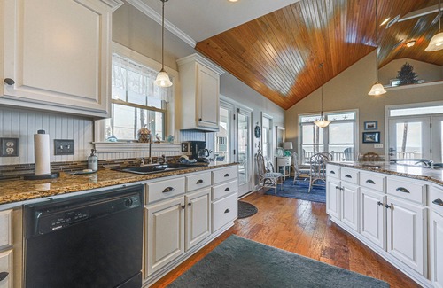 Aurora House | Riverfront Aurora Home w/Deck & Private Pier!