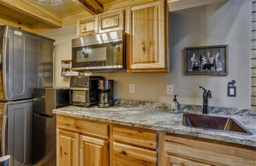 Houston Cabin | Riverfront, Authentic, Luxury Log Cabin-Black Bear