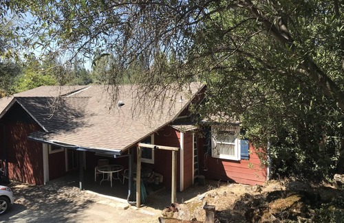 Lotus House | Riverfront Cabin in Coloma!