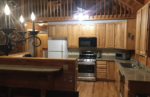 Lynn Cabin | Riverfront Cabin in Horse Country