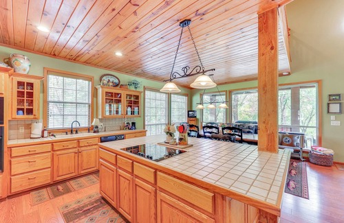 Caddo Gap Cabin | Riverfront Cabin on 2 Acres in Glenwood!