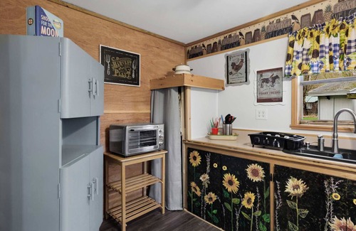 Points Ski Chalet | Riverfront Cabin, Wood Stove, Fire Pit & Grill