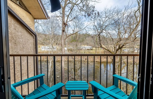 Townsend Condo | Riverfront Condo, Super Conveniently Located!