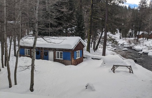 Olympic Valley Cottage | Riverfront Cottage 5 Minutes from Palisades Tahoe 10 minutes to Lake Tahoe