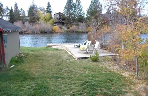 Old Bend House | Riverfront Cottage -Near Drake Park, Walk to Town.