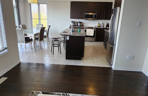 Breslau House | Riverfront Cozy memorable place on the edge of grand river, 4 min from airport